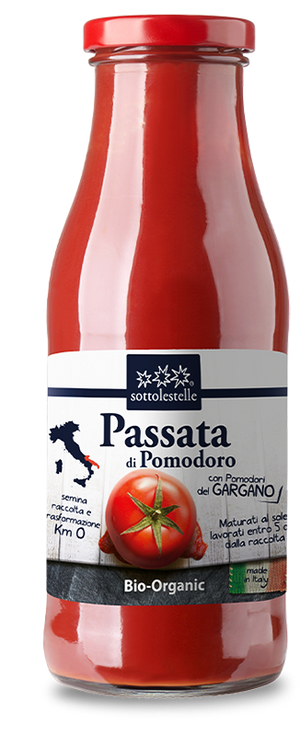 Organic tomato puree 690g